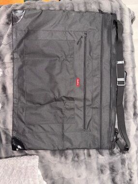 solo Black Messenger Briefcase for art with Front Zip Pockets